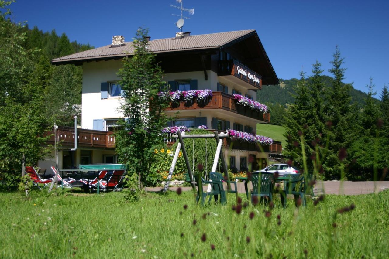 Pension Enzian Badia  Exteriör bild
