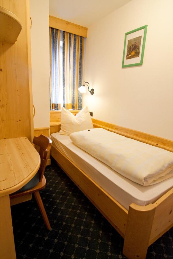 Pension Enzian Badia  Exteriör bild