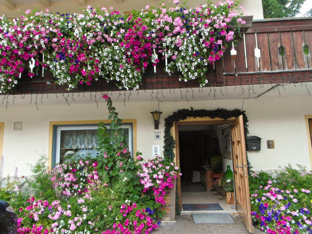 Pension Enzian Badia  Exteriör bild